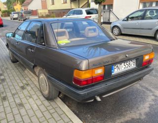 Audi 100 c3 z roku 1984 klasyk skupiony w Buk - Skup aut Poznań