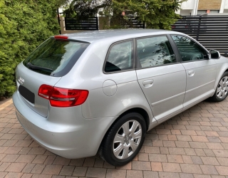 Srebrne Audi A3 Sportback z 2010 roku Audi A3 2010 skupione w Poznaniu
